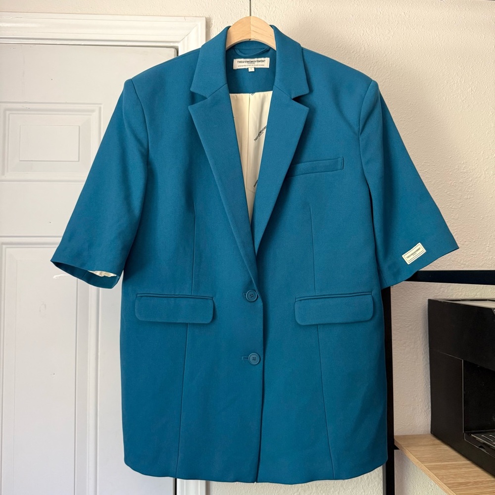 THE GIVING MOMENT blue two button oversized short sleeve blazer jacket
